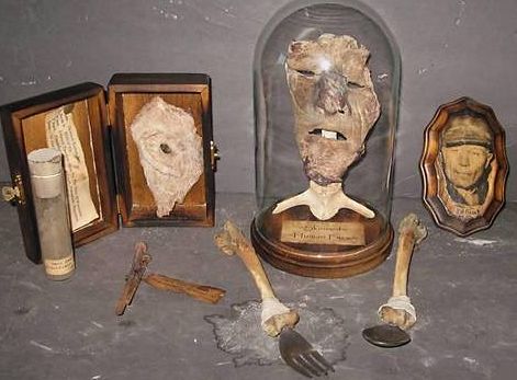 can-you-bear-to-look-at-what-ed-gein-made-out-of-human-skin-and-bone-403487